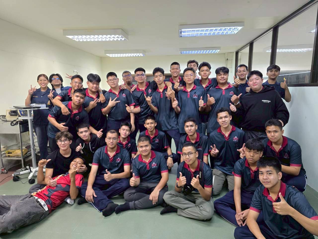 LINE ALBUM แสงทอง11 11 2025 251112 19