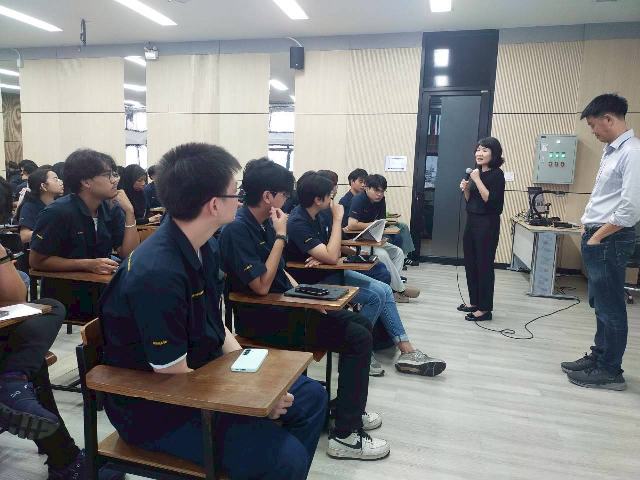 LINE ALBUM ปฐมนิเทศปี 2 22568 251120 2