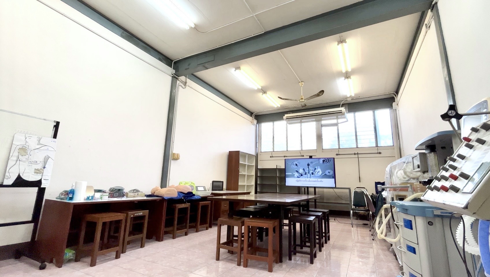 Room03