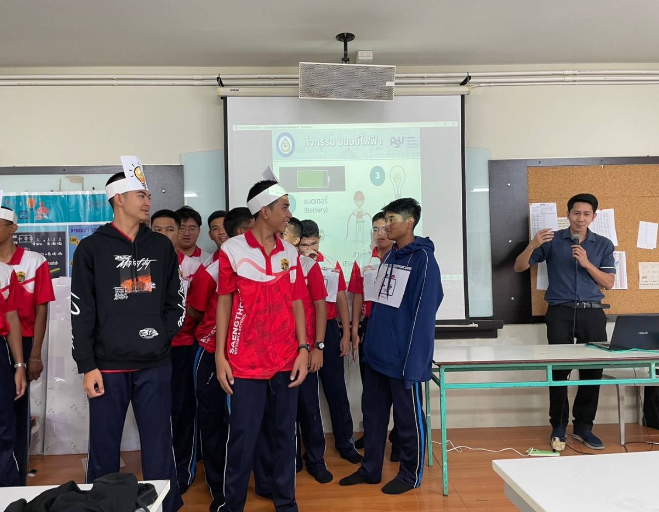 กิจกรรมแนะนำหลักสูตรวิศวกรรมไฟฟ้าและชีวการแพทย์  ณ โรงเรียนแสงทอง