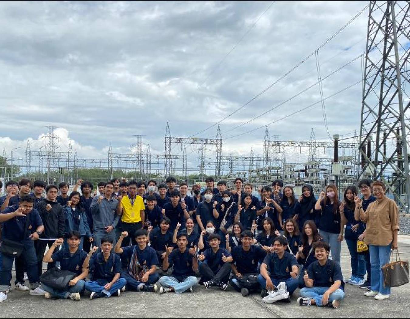 นักศึกษาชั้นปีที่ 3 ดูงาน สถานีไฟฟ้าแรงสูงกระแสตรง HVDC คลองแงะ