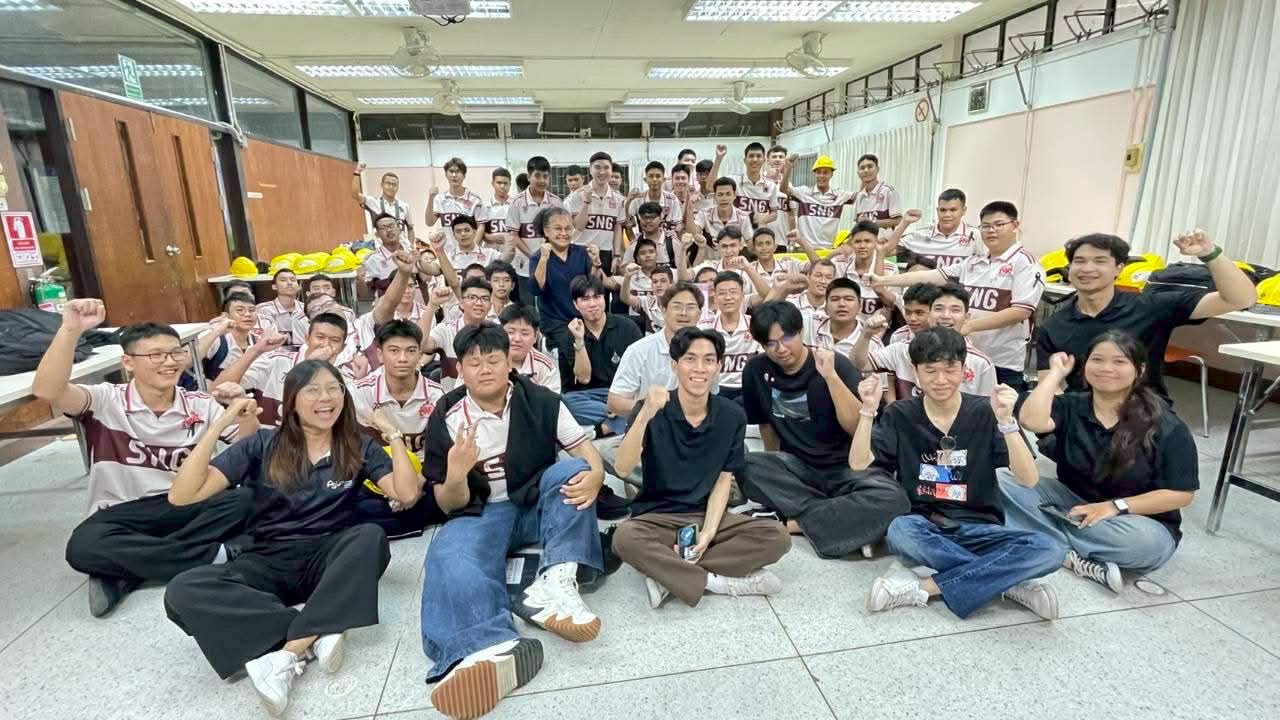 39c56ffb a7d5 4d25 8ba1 c5ef1d664d43