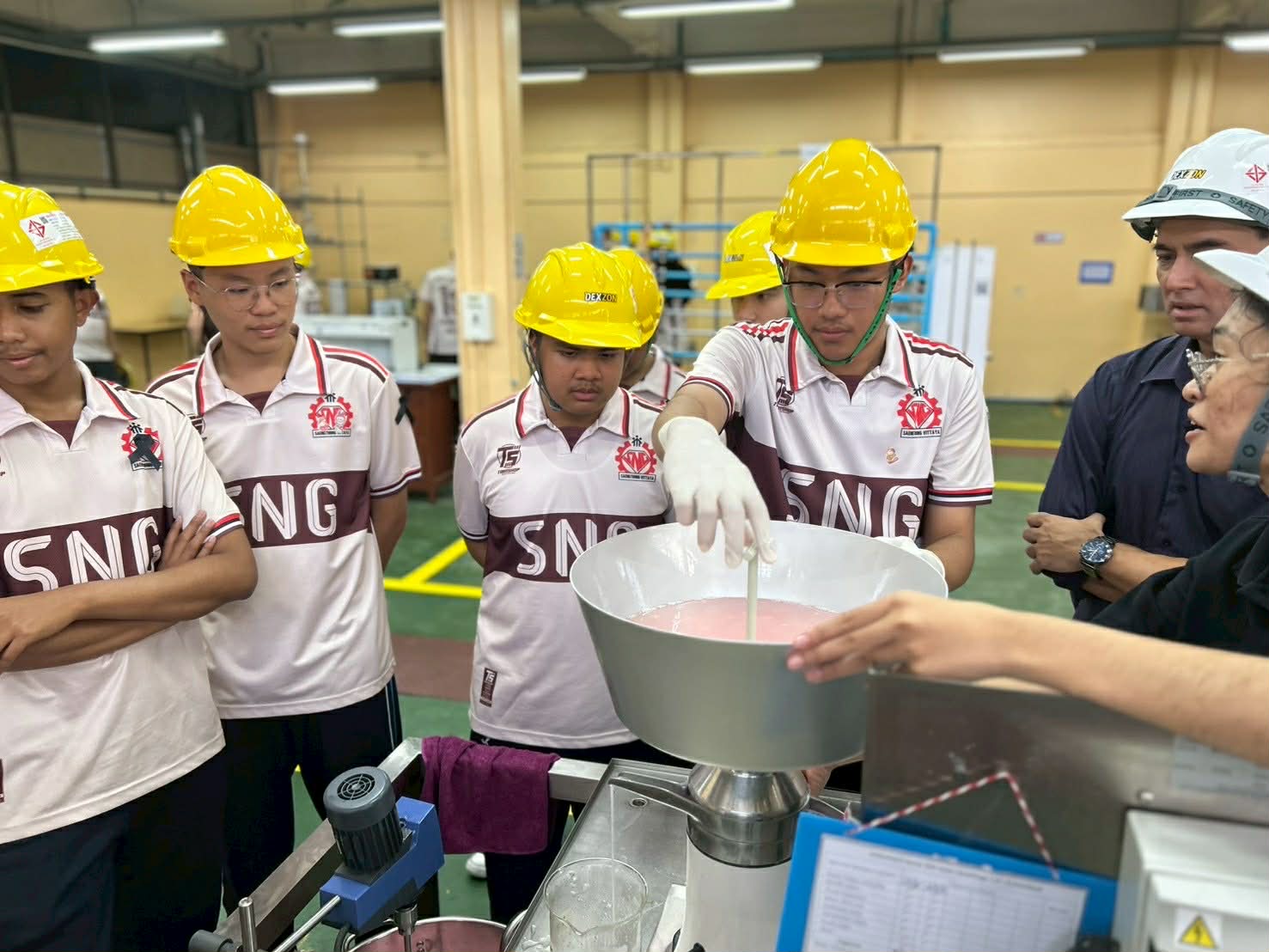 63f6db51 438b 46e5 942c 2ad5b5b3fcfb