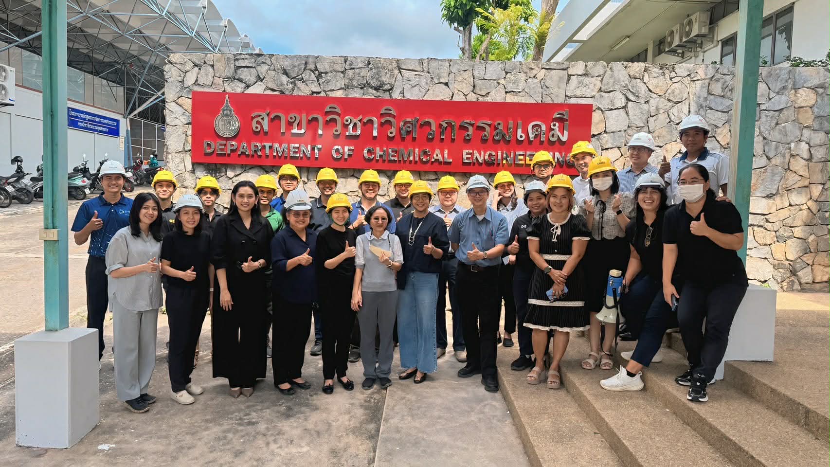 98510eb5 240d 4803 9a9f 9d91cd1aa0ec