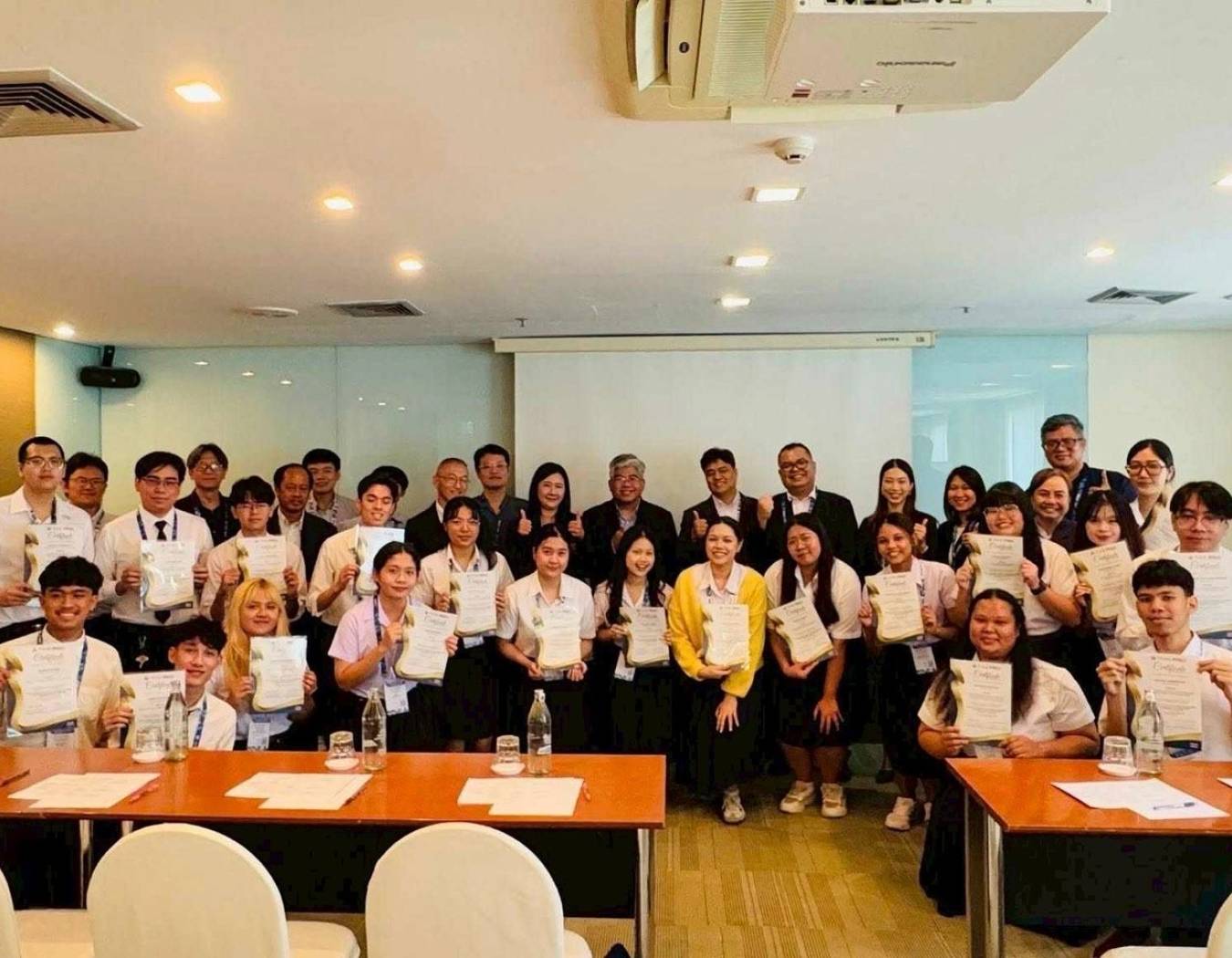 นักศึกษาชั้นปีที่ 4 สาขาวิศวกรรมเคมี เข้าร่วมการแข่งขัน TiChE Senior Project Contest 2025
