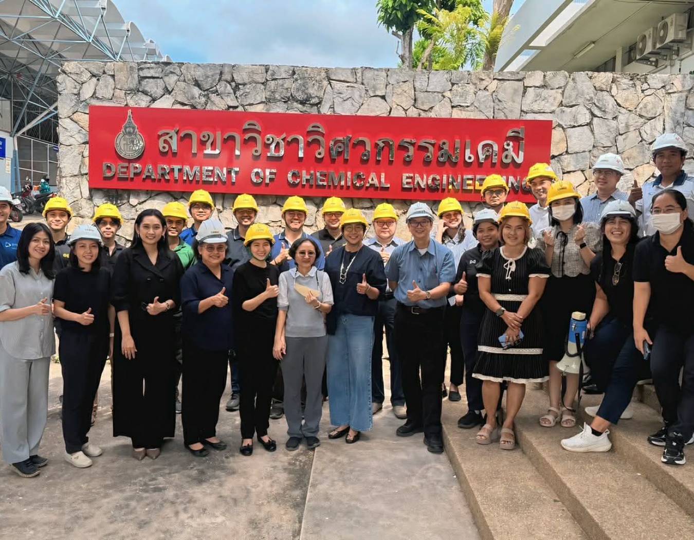 ต้อนรับคณาจารย์และบุคลากรจากสาขาวิชาวิศวกรรมไฟฟ้าและชีวการแพทย์ คณะวิศวกรรมศาสตร์ มหาวิทยาลัยสงขลานครินทร์ ในโอกาสเข้าเยี่ยมชมสถานที่เพื่อศึกษาข้อมูลประกอบการจัดทำการประเมินคุณภาพการศึกษาตามเกณฑ์ AUN Inter (ASEAN UNIVERSITY NETWORK)