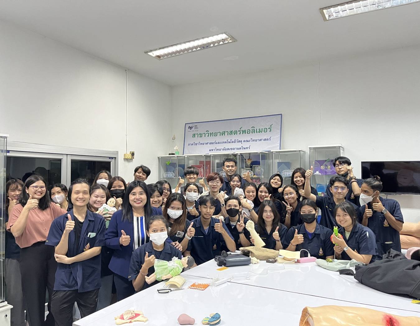นักศึกษาวิศวกรรมชีวการแพทย์ ชั้นปีที่ 3 และ 4 เข้าเยี่ยมชมผลงานเรื่อง